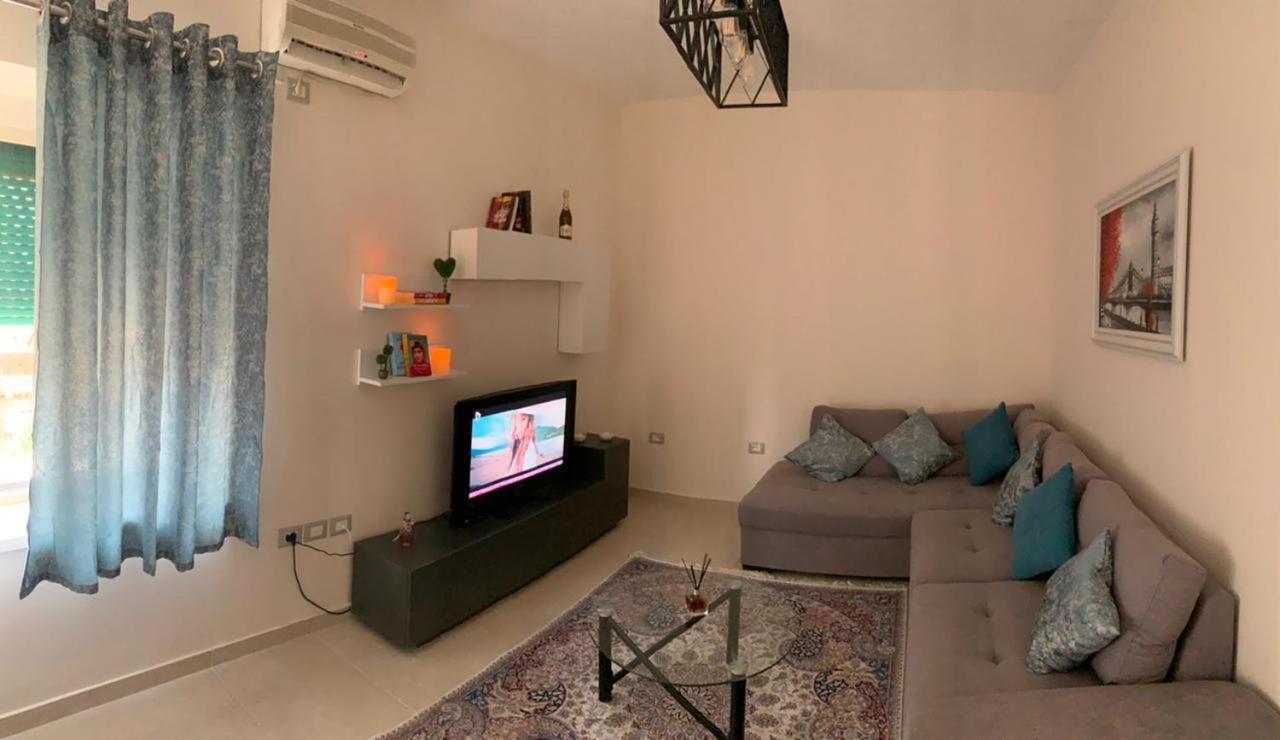 Malsi's, Private With Shared Bathroom And Kitchen