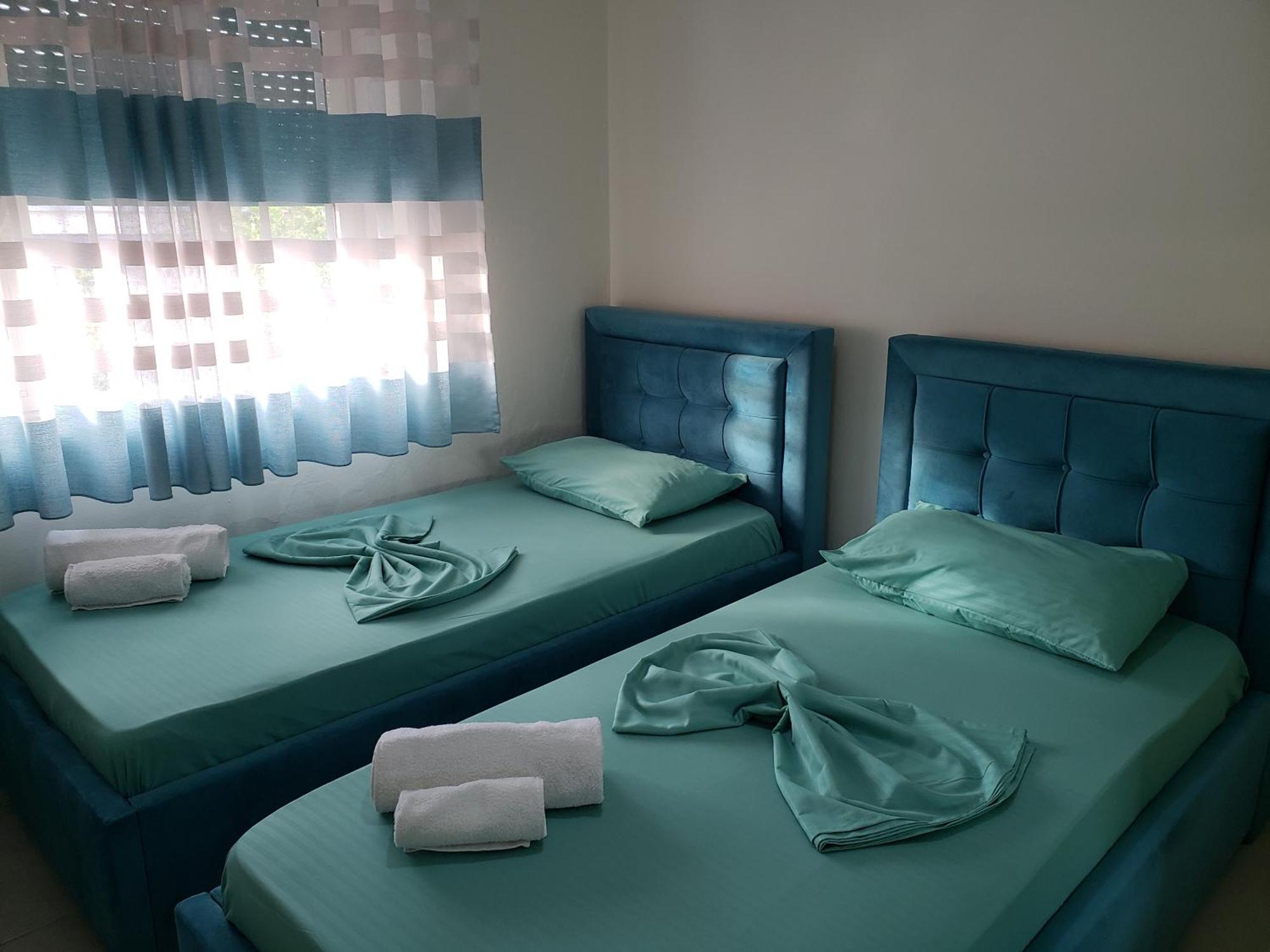 Malsi's, Private With Shared Bathroom And Kitchen Tirana
